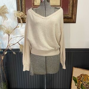 Free People Love Like This 100% Cashmere Slouchy Sweater ~ Size Small 💛🍄